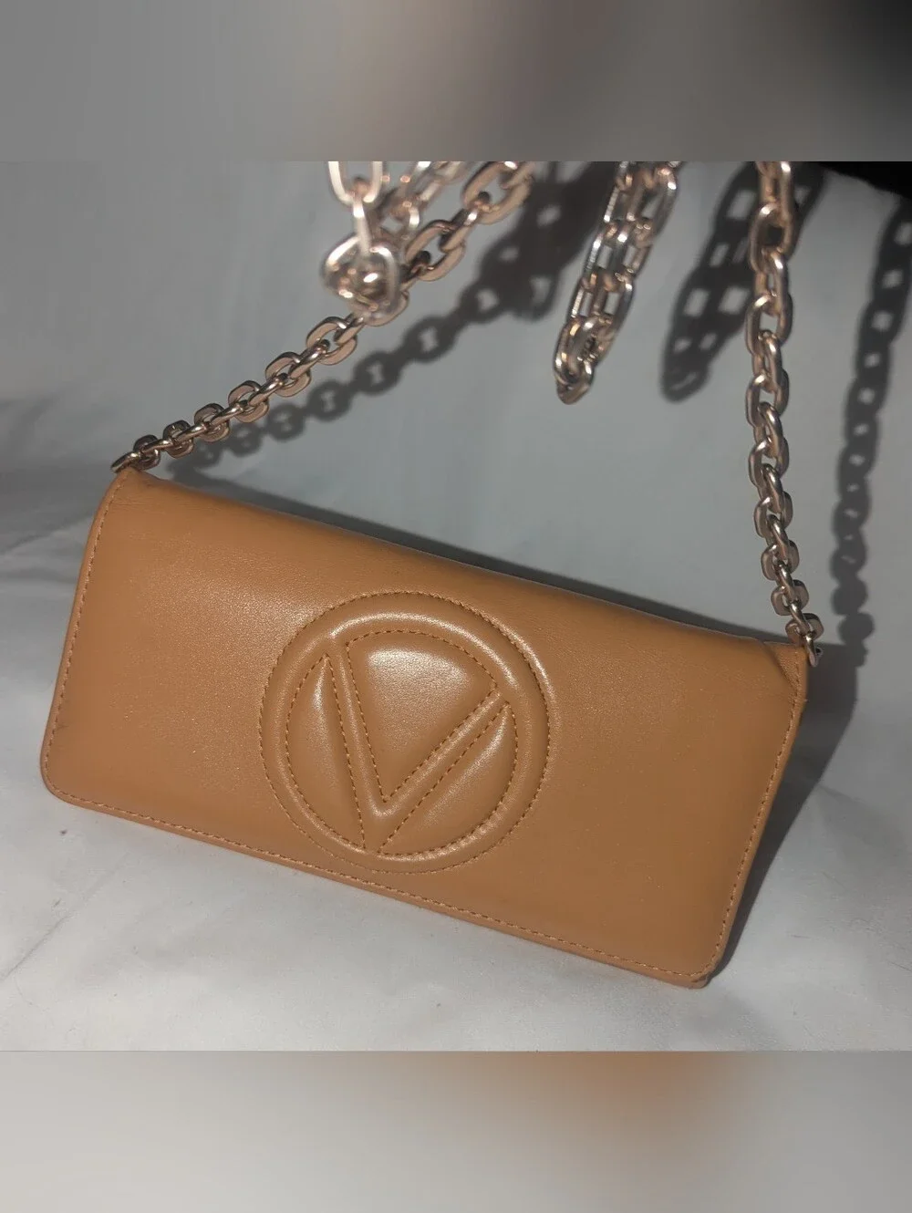 Valentino sleek fold